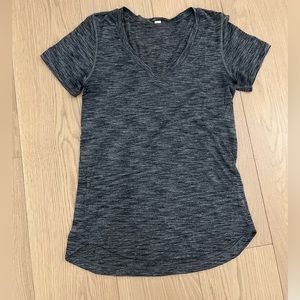 Lululemon T-shirt
